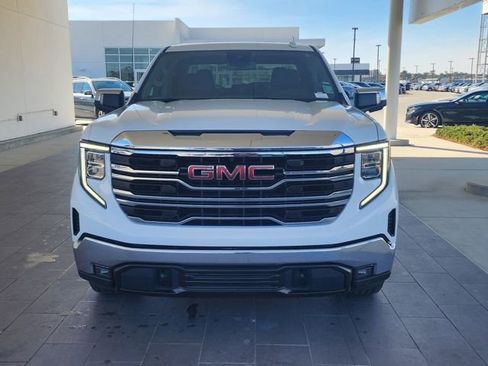 Used 2024 GMC Sierra 1500 SLT image 3