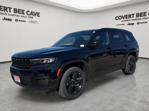 New 2025 Jeep Grand Cherokee L Altitude image 3