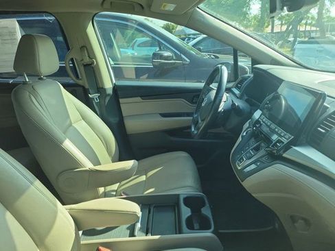 Used 2021 Honda Odyssey EX-L image 3