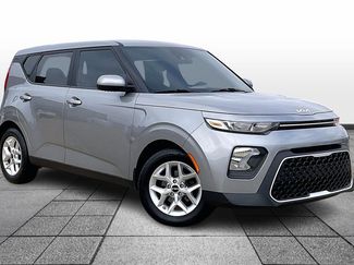 Certified 2022 Kia Soul LX w/ Technology Package video 2