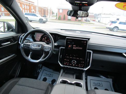 Used 2025 GMC Acadia Elevation FWD image 18