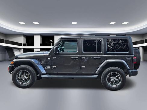 Used 2018 Jeep Wrangler Unlimited Sahara AWD/4WD image 2