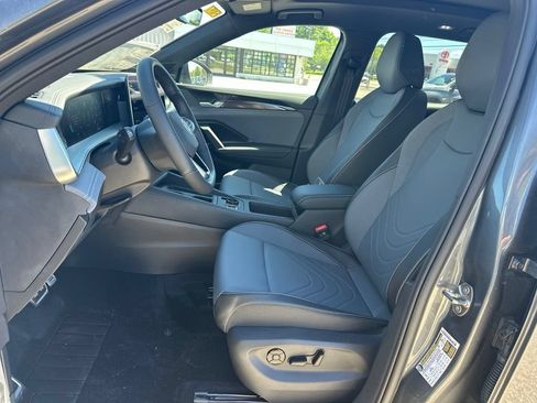 New 2026 Volkswagen Tiguan SE R-Line AWD/4WD image 9