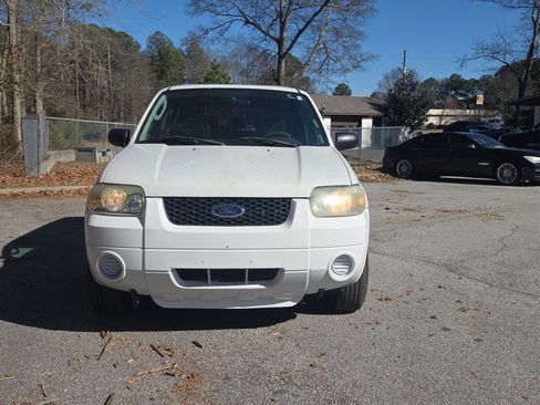 Used 2005 Ford Escape XLS image 8