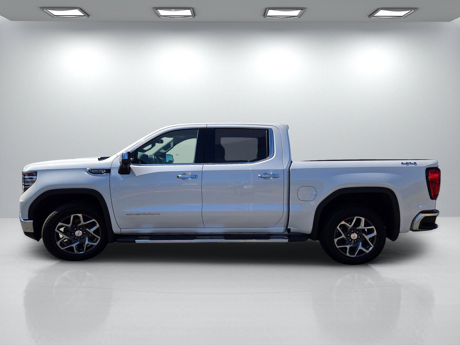 Used 2023 GMC Sierra 1500 SLT w/ SLT Premium Package AWD/4WD image 7