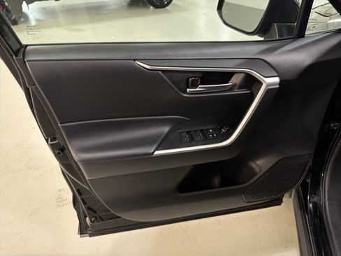 Used 2024 Toyota RAV4 XLE FWD image 17