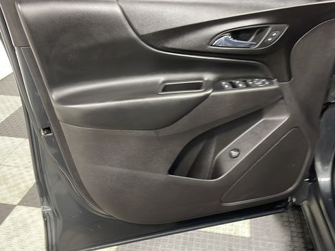 Used 2020 Chevrolet Equinox LT FWD image 12