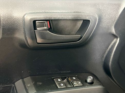 Used 2019 Toyota Tacoma SR w/ SR Convenience Package RWD image 16