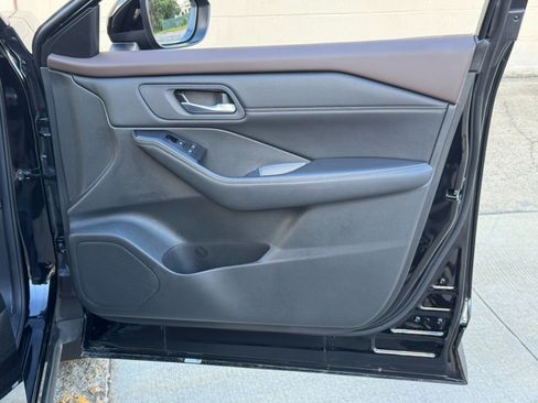 Used 2023 Nissan Rogue SV w/ SV Premium B Package FWD image 38