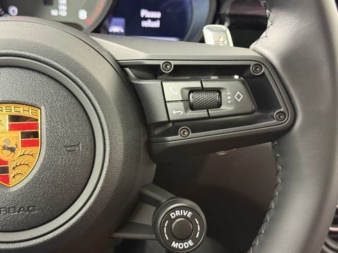 Certified 2026 Porsche Macan AWD/4WD image 23