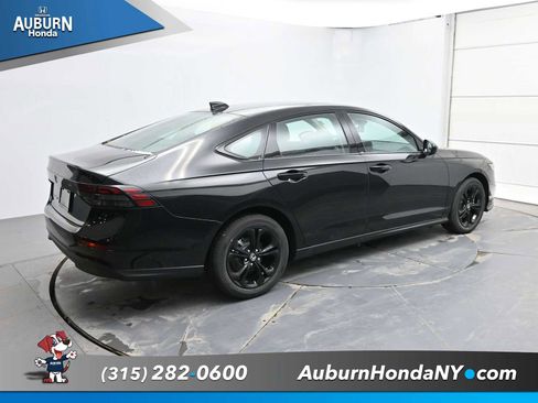 New 2025 Honda Accord SE image 13