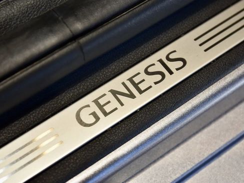 Used 2023 Genesis G70 3.3T w/ Sport Prestige Package image 28