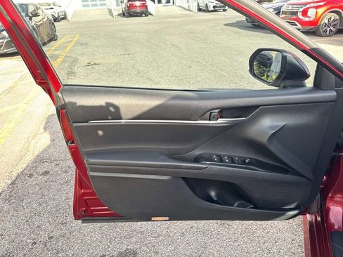 Used 2018 Toyota Camry LE FWD image 20