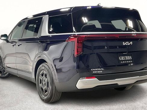 New 2026 Kia Carnival image 4