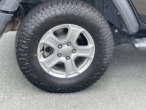 Used 2022 Jeep Wrangler Unlimited Sport AWD/4WD image 11
