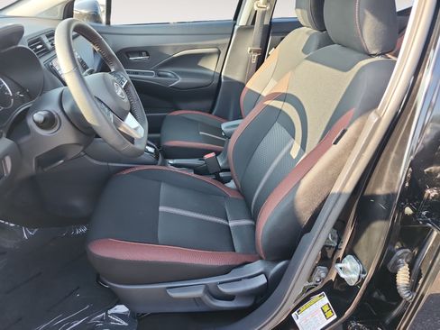 Used 2025 Nissan Versa SR w/ Trunk Package FWD image 9