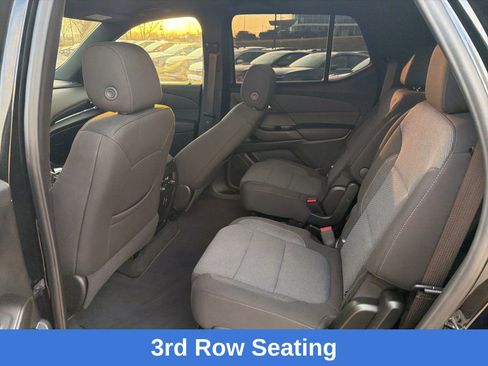 Used 2023 Chevrolet Traverse LT image 17