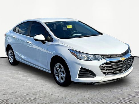 Used 2019 Chevrolet Cruze LS FWD image 3