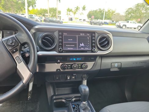 Used 2021 Toyota Tacoma SR5 RWD image 17
