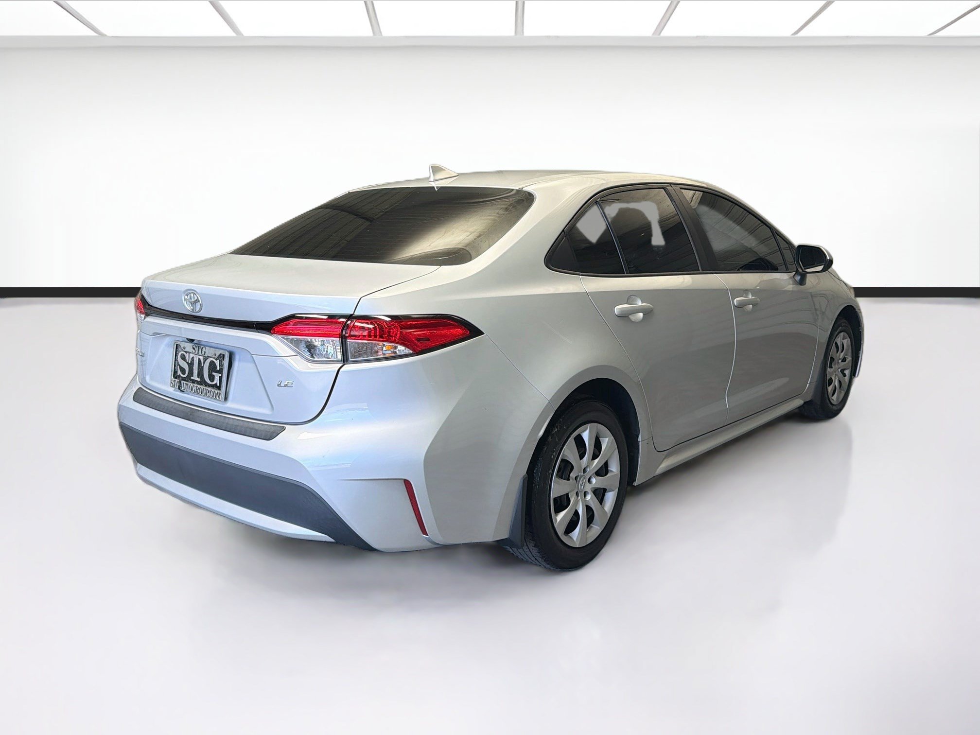 Used 2022 Toyota Corolla LE FWD image 4