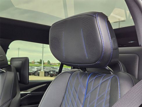New 2026 Cadillac Escalade IQL Sport 1 w/ LPO, Floor Liner Package AWD/4WD image 12