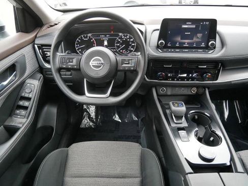 Certified 2021 Nissan Rogue SV image 12