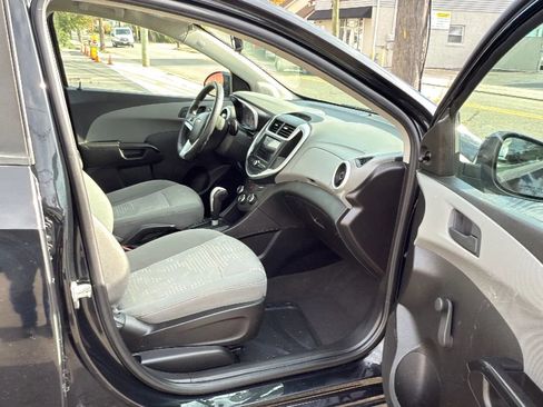 Used 2019 Chevrolet Sonic LT image 25