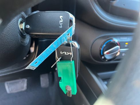 Used 2025 Kia Soul LX image 32