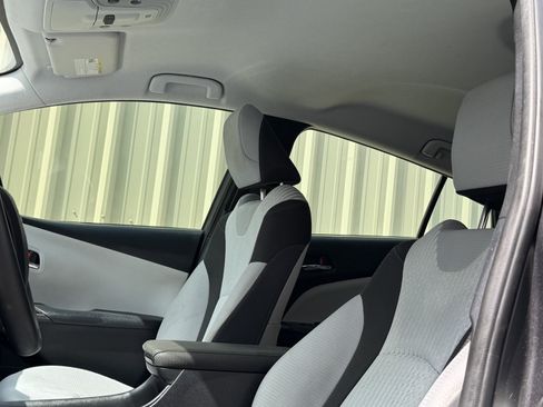 Used 2016 Toyota Prius Two FWD image 17