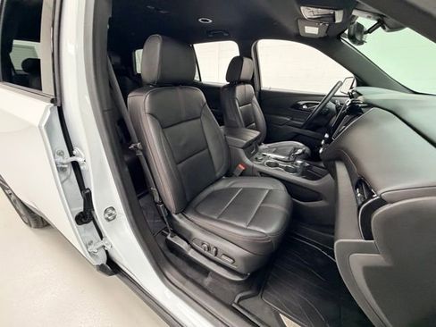 Certified 2023 Chevrolet Traverse RS image 30