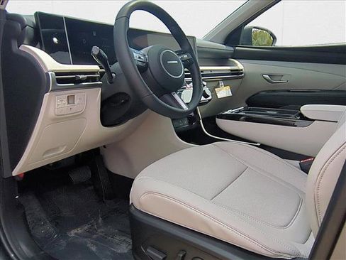 New 2025 Hyundai Tucson Limited image 10