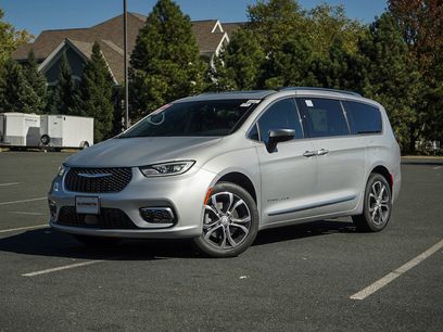 New 2026 Chrysler Pacifica Pinnacle