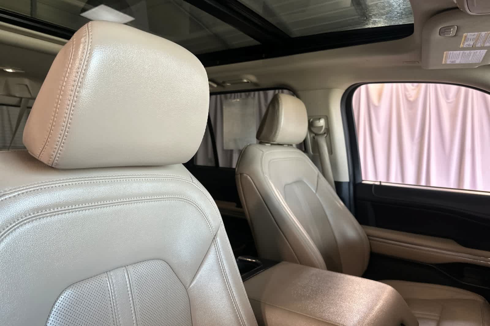 Used 2024 Ford Expedition Limited RWD image 39
