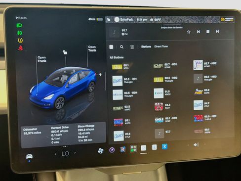 Used 2024 Tesla Model Y Long Range AWD/4WD image 18