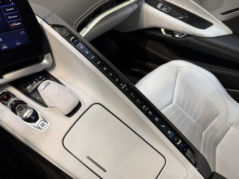Used 2021 Chevrolet Corvette Stingray Premium Conv w/ Z51 Performance Package image 14