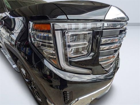 Used 2022 GMC Sierra 1500 SLT w/ SLT Premium Plus Package image 9