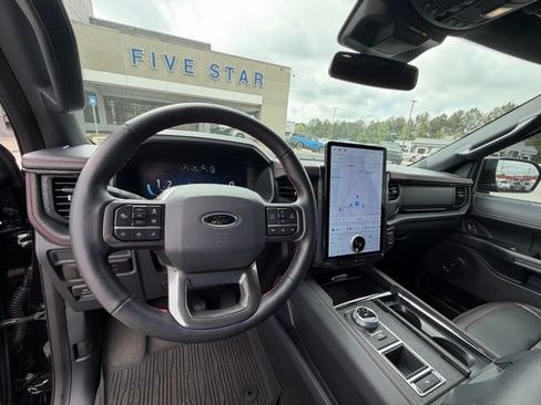 Used 2024 Ford Expedition Limited image 10