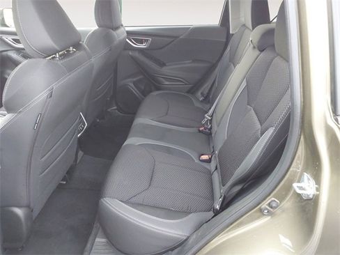 Used 2024 Subaru Forester Premium image 13