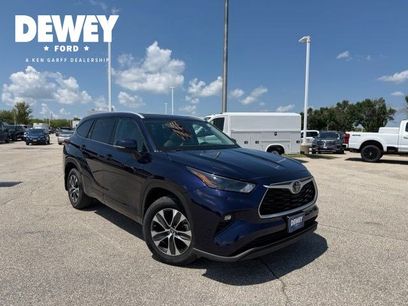 Used 2022 Toyota Highlander XLE