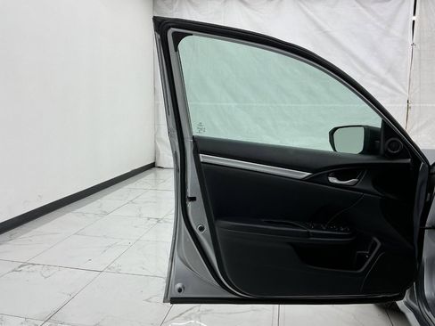 Used 2019 Honda Civic Sport image 18