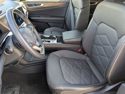 Used 2024 Volkswagen Atlas SE image 18