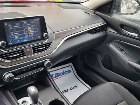 Used 2025 Nissan Altima 2.5 SV image 21