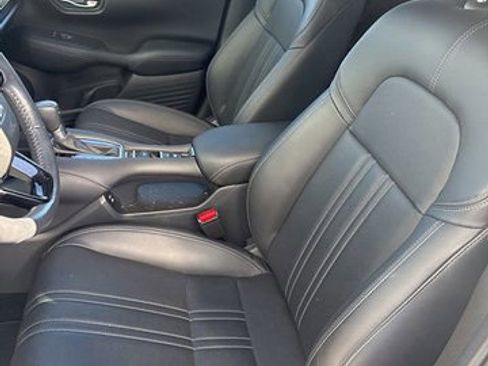 Used 2024 Honda HR-V EX-L image 13