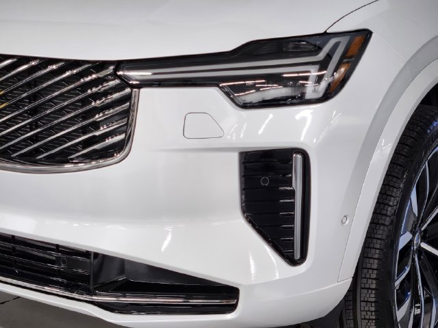 New 2026 Volvo XC90 T8 Plus w/ Protection Package Premier AWD/4WD image 12