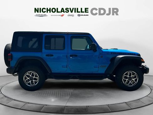 Used 2024 Jeep Wrangler Unlimited Rubicon w/ Convenience Group AWD/4WD image 6