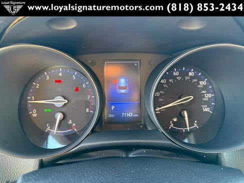 Used 2018 Toyota C-HR XLE image 20