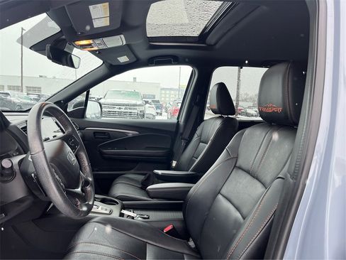 Certified 2022 Honda Pilot TrailSport image 9
