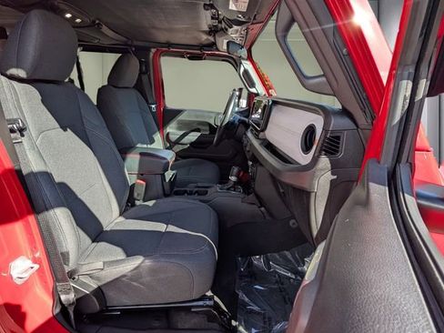 Used 2024 Jeep Gladiator Sport image 19