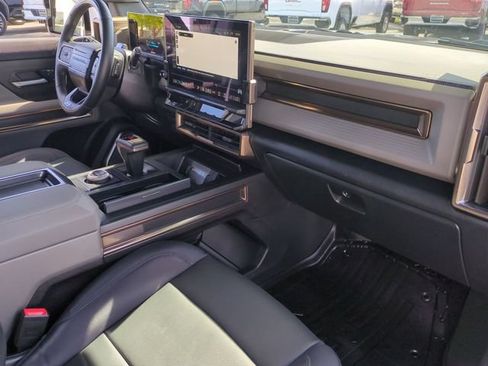 Used 2025 GMC Hummer EV 2X AWD/4WD image 29