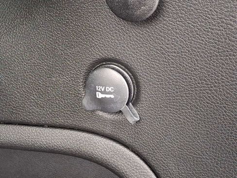 Used 2022 Jeep Grand Cherokee Limited image 32